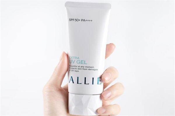 嘉娜宝防晒霜是物理防晒吗 嘉娜宝防晒霜防水吗