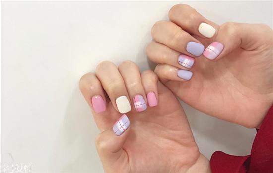 2018粉色美甲新款式图片 今年流行的夏日清新美甲