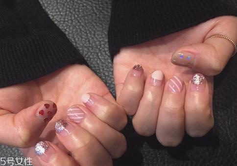 2018粉色美甲新款式图片 今年流行的夏日清新美甲
