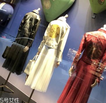dior迪奥衣服一般多少钱？