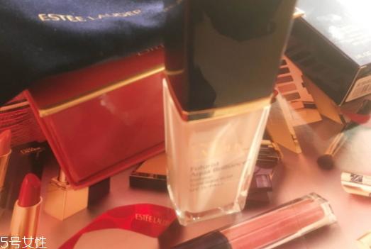 雅诗兰黛粉底液多少钱？