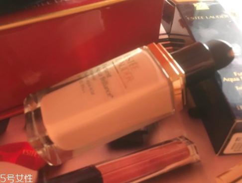 雅诗兰黛粉底液多少钱？