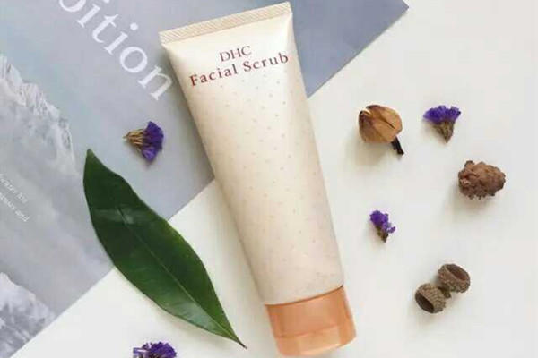 蝶翠诗天然圆粒磨砂膏效果如何 蝶翠诗天然圆粒磨砂膏干皮能用吗