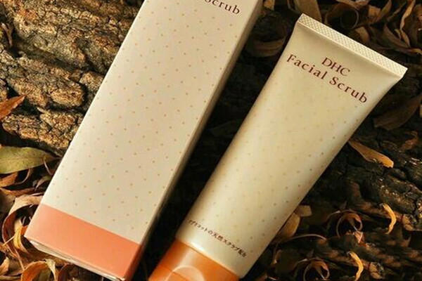 蝶翠诗天然圆粒磨砂膏效果如何 蝶翠诗天然圆粒磨砂膏干皮能用吗