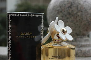 marc jacobs是什么档次?马克雅可布是几线牌子?