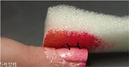 可撕指甲油哪个牌子好？女神都爱的六款健康指甲油