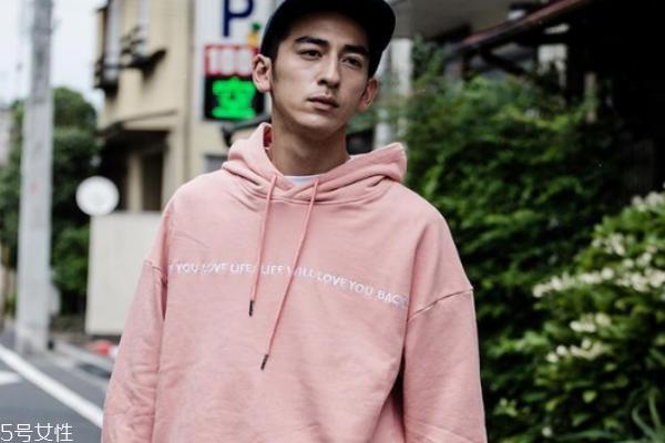 卫衣为什么叫卫衣 有两种解释