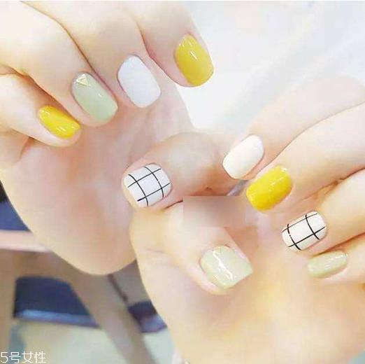 美甲图片2022新款式纯色跳色 简约又时尚