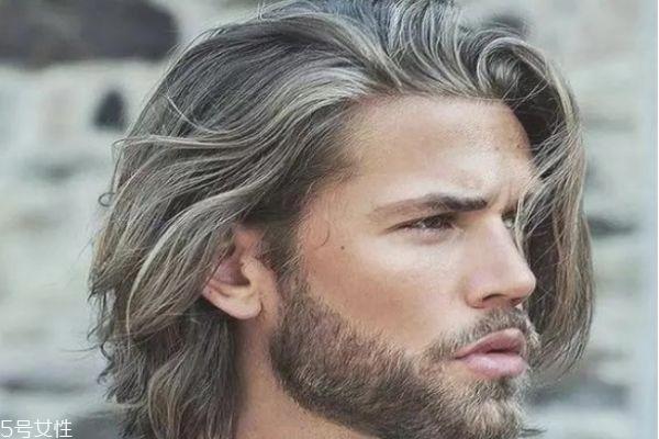 严重m字额留什么发型 男士严重m字额发型大全