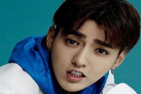 严重m字额留什么发型 男士严重m字额发型大全