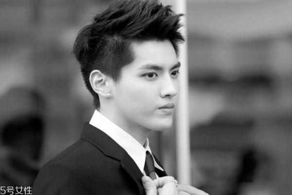 严重m字额留什么发型 男士严重m字额发型大全