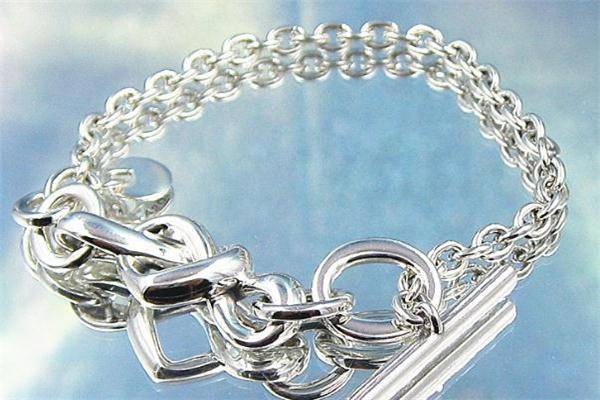 潘多拉心意交织手链多少钱 潘多拉心意交织手链偏小吗