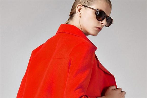 羊毛呢大衣可以机洗吗 容易变形