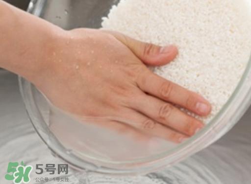 怎么用淘米水洗脸?淘米水洗脸的正确方法