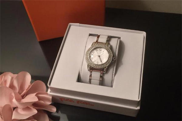 folli follie手表真假辨别 正品非常精致