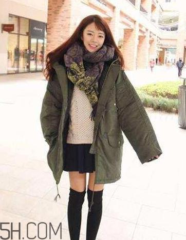 羽绒服搭配什么裤子好看？羽绒服搭配推荐