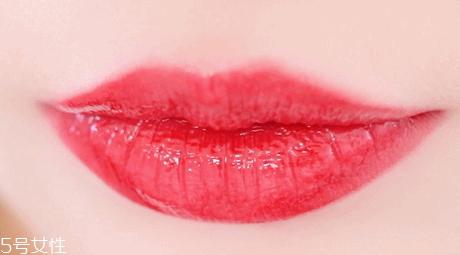 透明唇蜜哪个牌子好？打造玻璃唇效果