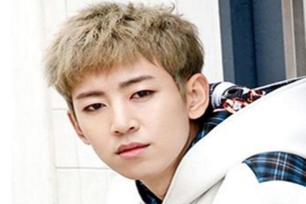 男生可以烫什么发型 男生流行烫发