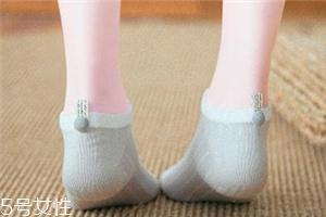 袜子发白怎么处理?这样就能解决了