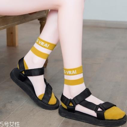 袜子发白怎么处理？这样就能解决了