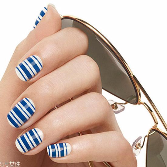 夏季美甲图片2018款式 韩国范显手白的美甲颜色图片