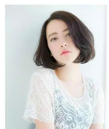 无刘海短发女生发型推荐