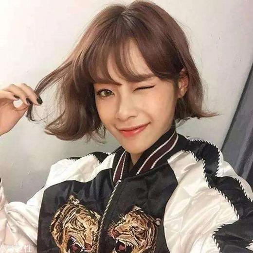 2018中短发最新发型 韩式丸子头的扎法