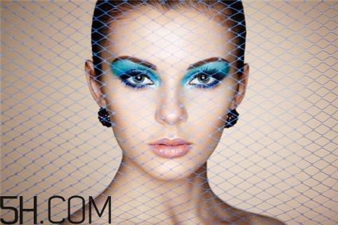 烤瓷牙掉了还能粘上吗？烤瓷牙掉了如何修补？