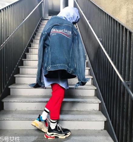 巴黎世家是什么档次？件件都是街拍爆款