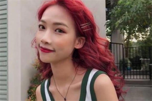 媚拉红是什么颜色 媚拉红色头发图片