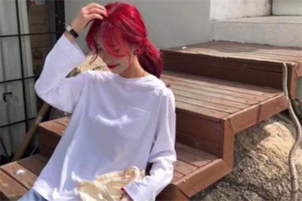 媚拉红是什么颜色 媚拉红色头发图片