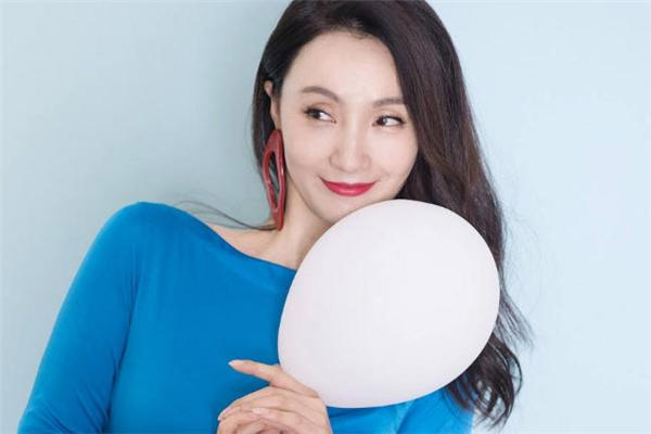 眼窝凹陷用什么填充最好 眼窝凹陷填充危险吗