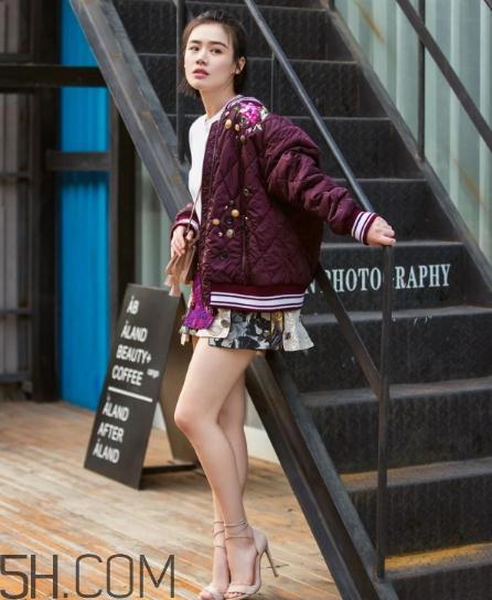 棒球服怎么搭配？棒球外套搭配图片