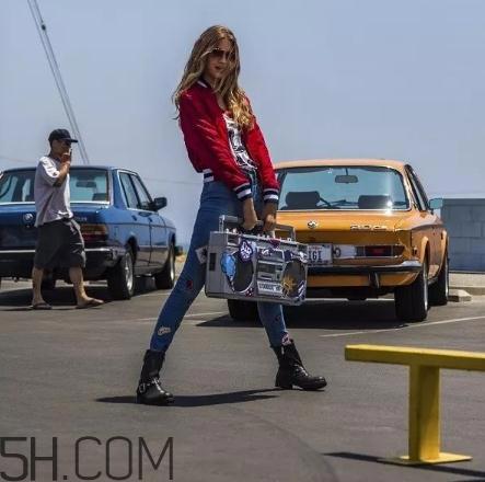 棒球服怎么搭配？棒球外套搭配图片