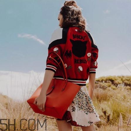 棒球服怎么搭配？棒球外套搭配图片