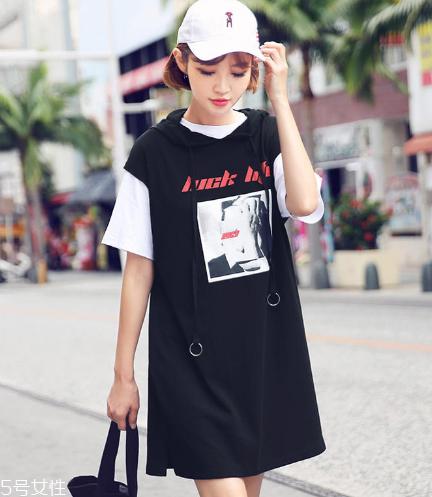 拼接连衣裙怎么搭配？拼接连衣裙搭配窍门