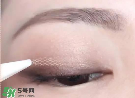 双眼皮贴的正确贴法 双眼皮贴怎么贴