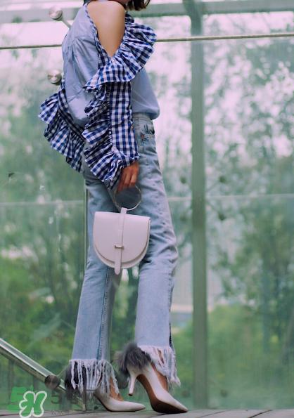 牛仔裤怎么搭配最好看？牛仔裤搭配什么上衣？