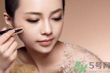 额头出油是什么原因？额头出油怎么办？