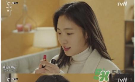 兰蔻菁纯唇膏378试色 兰蔻菁纯丝绒唇膏378试色图