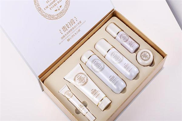 泊蝶贵妇膏怎么样 泊蝶贵妇膏早上用还是晚上用