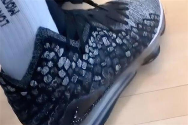 耐克詹姆斯17代什么时候出 詹姆斯17代战靴谍照