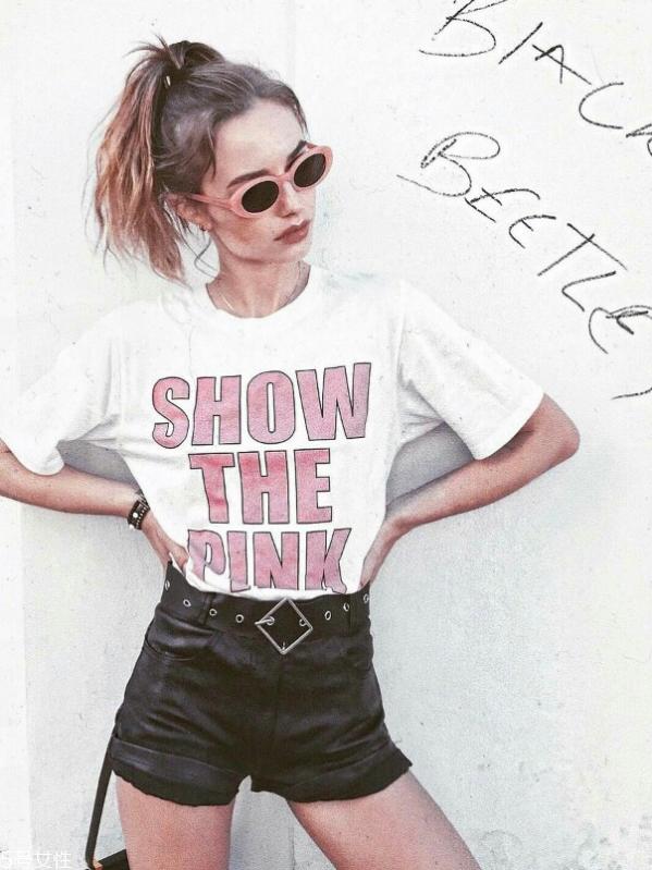 白色t恤染血怎么去掉 白色t恤有锈怎么办