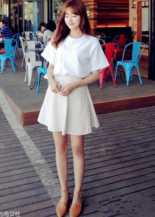 白色t恤染血怎么去掉 白色t恤有锈怎么办