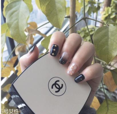 2022美甲流行色显手白 推荐这四大色