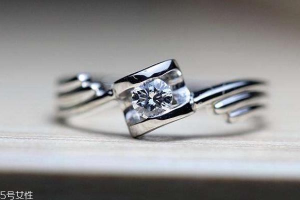 定制钻戒为什么便宜 原因是这样