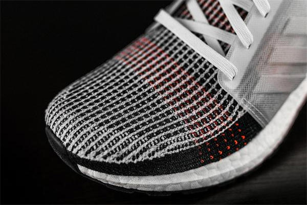 阿迪达斯ub19测评 ultraboost19脚感怎么样