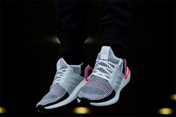 阿迪达斯ub19测评 ultraboost19脚感怎么样