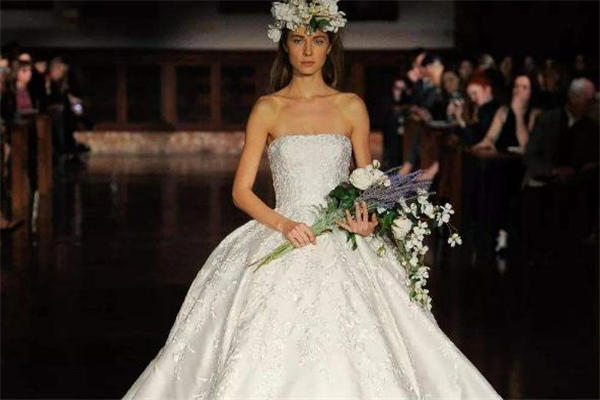 jenny packham婚纱价格 属于高定级别