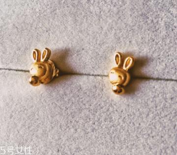 黄金耳钉一般有多少克 选择合适的即可
